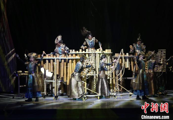 圖為《花腰竹女》演出劇照?！↑S興鴻 攝