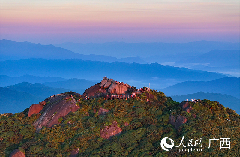 貓兒山日出。人民網(wǎng) 雷琦竣攝