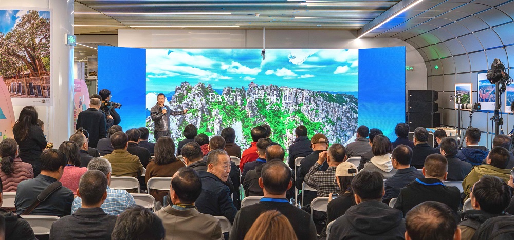 活動現(xiàn)場，文旅星推官推介忻州。